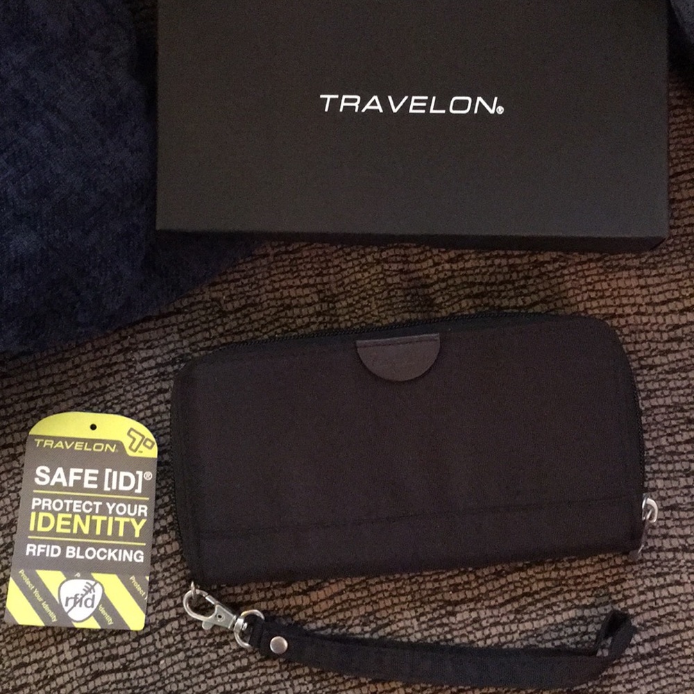 Travelon Wallet new in box